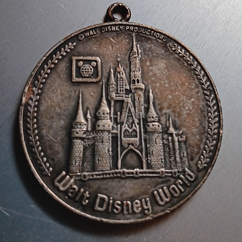 Walt disney world vintage pendant
